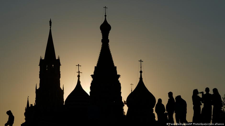 Народ злой как собака". Читатели DW о жизни в России — DW.com