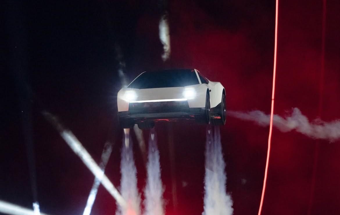Tesla продемонстрировала возможности нового летающего автомобиля (видео) — AutoReport.kz