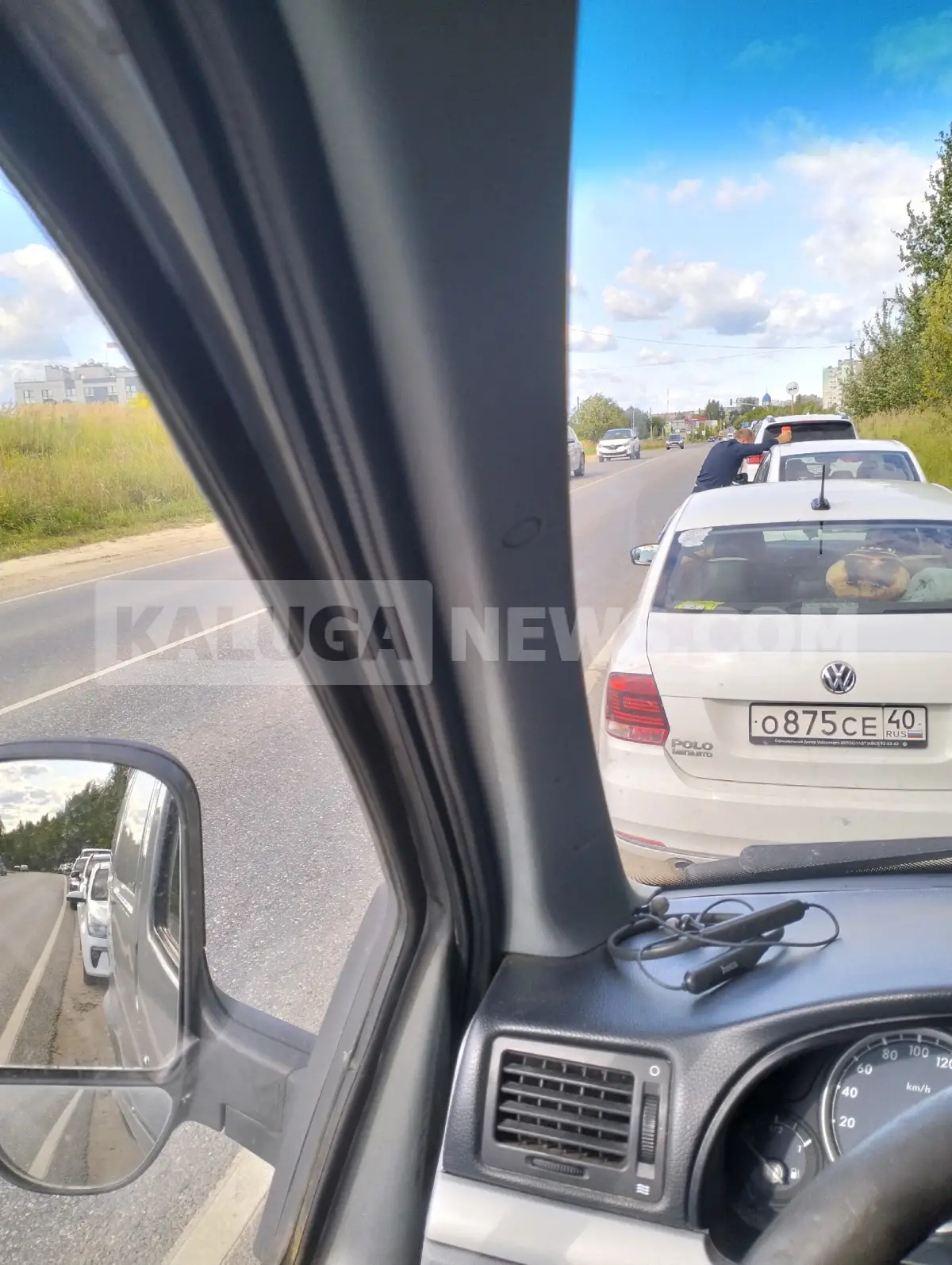 Я ему место занял»: на калужской АЗС водитель решил пропустить друга без очереди... — kaluganews.com