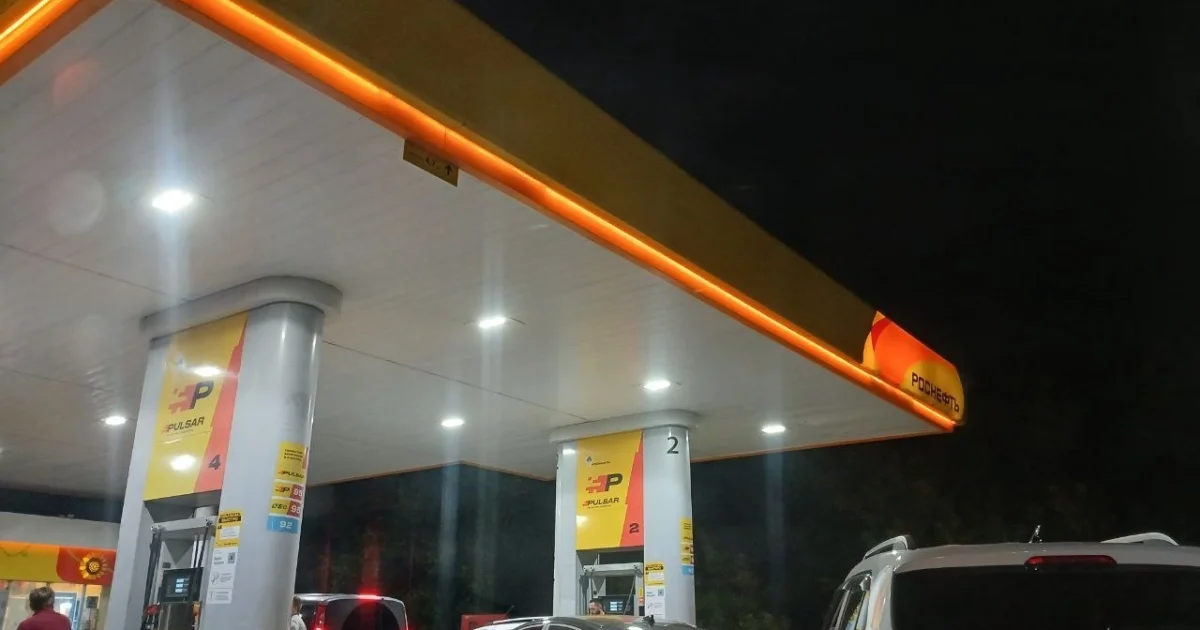 В Калуге водители по 2-3 часа стоят в очереди за бензином — Калужский перекрёсток