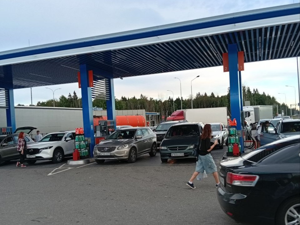 Бензин в России подорожал на 6,5%, и цена будет расти — Профсоюзная газета «Солидарность
