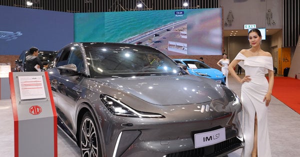 Впервые мировые цены на электромобили оказались ниже цен на гибридные автомобили. — Vietnam.vn