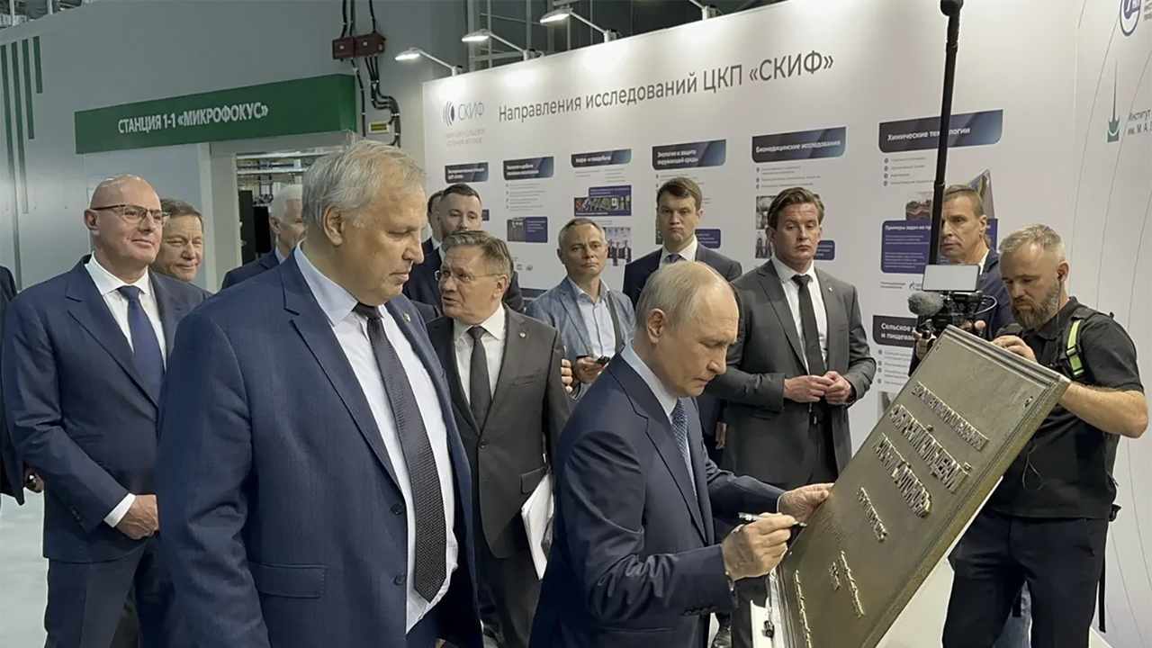 В Новосибирске «переписали» цены на бензин из-за визита Путина — Вот Так