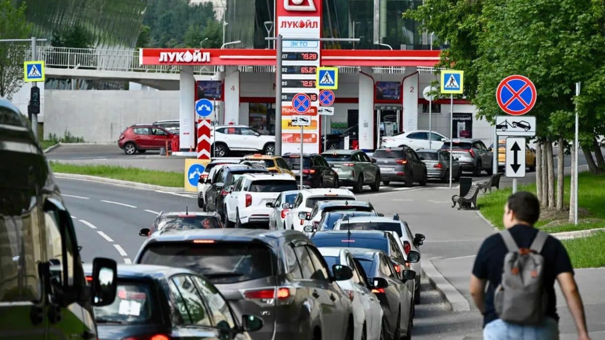 Россия почти вышла из бензинового кризиса — новые удары по НПЗ все изменили — Naked Science