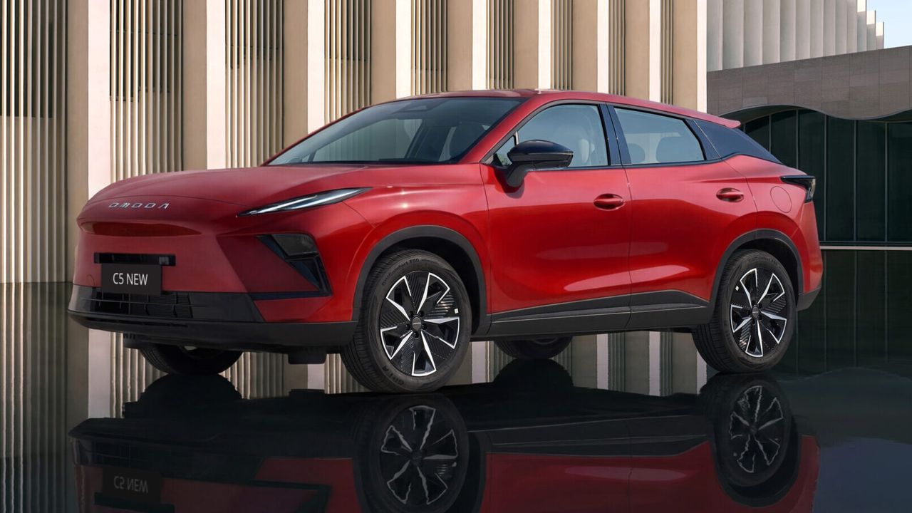 Omoda впервые выбила Mazda из «десятки» лидеров: как изменились продажи новых автомобилей в России — Автоновости дня