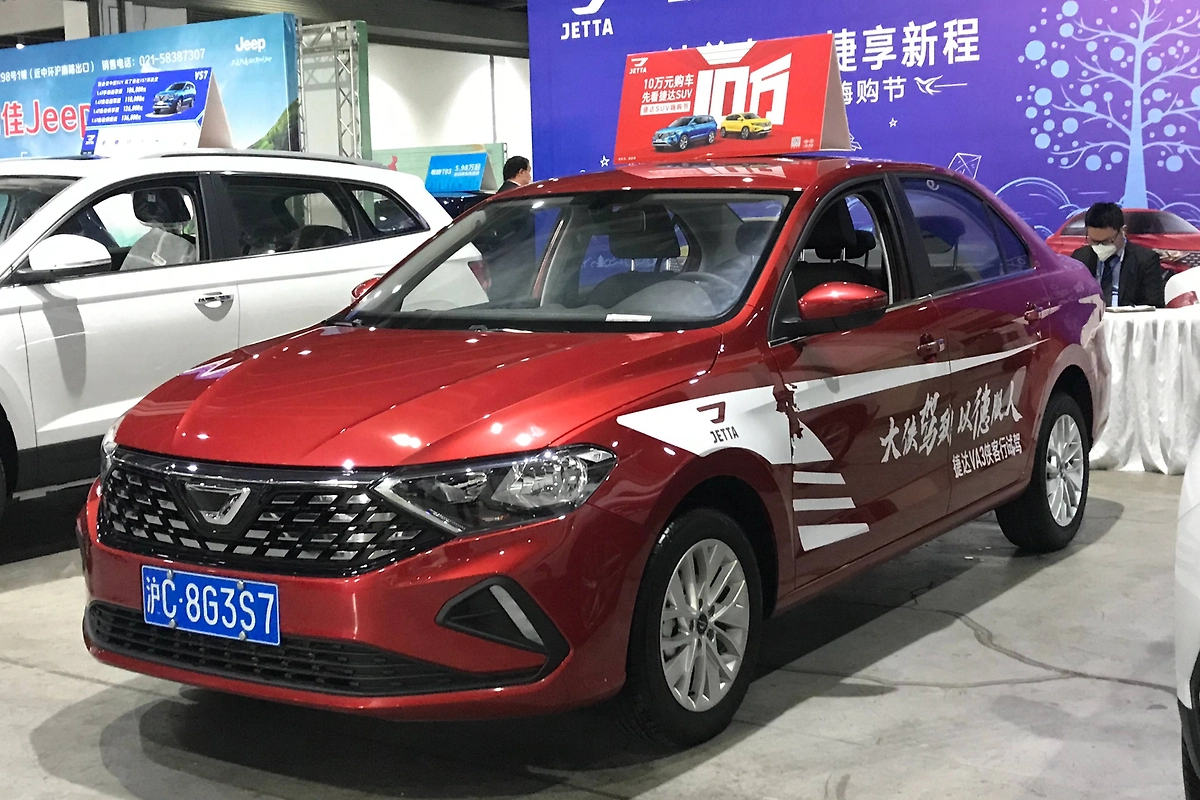 Новые автомобили Jetta почти исчезли из салонов России — Life.ru