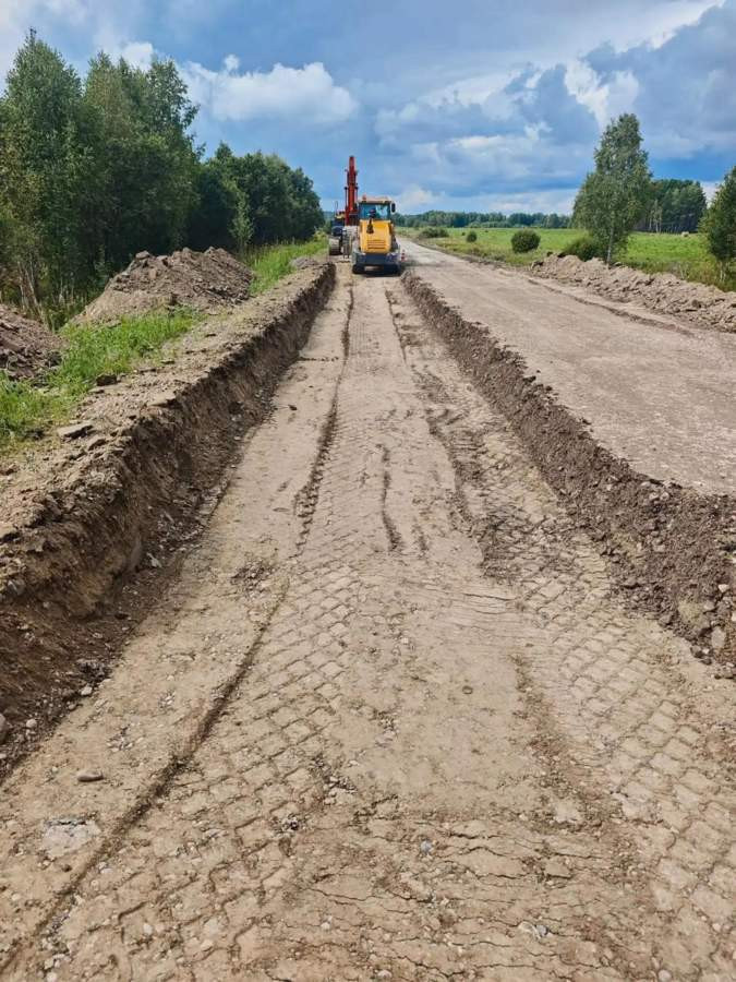 АО «КрайДЭО» производит ремонт участка автодороги, идущей к селу Юксеево — krasrab.ru