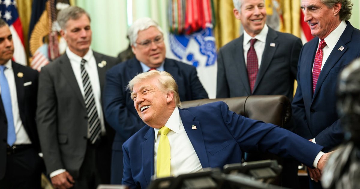 Удар в спину Украине: Трамп отменил пошлины и санкции против России в соответствии с "законом Грема — ФОКУС