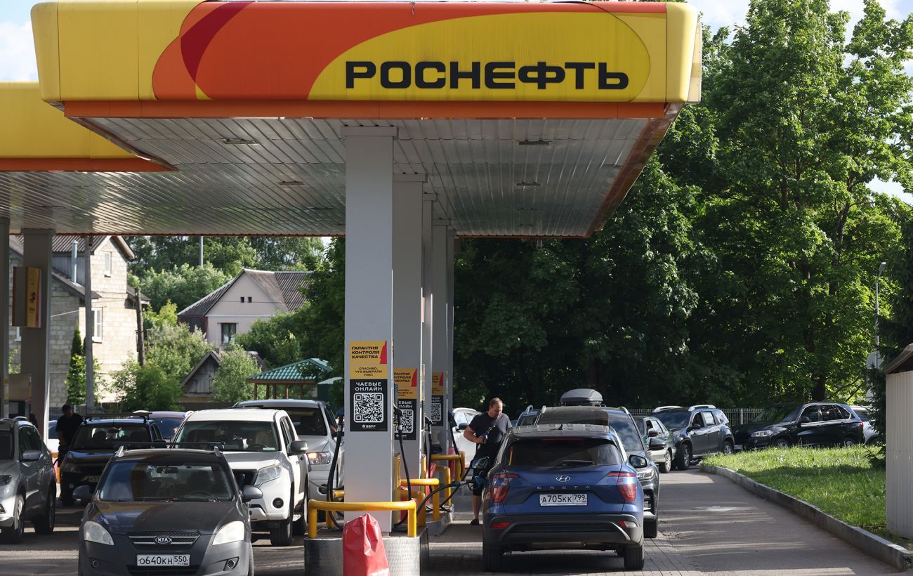 В Москве снова считают литры: российские АЗС ограничили продажу бензина — РБК-Україна