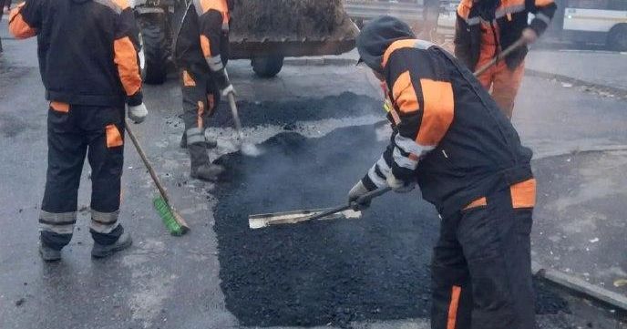 На проспекте Королева и пяти других участках восстановили асфальт — REGIONS.ru