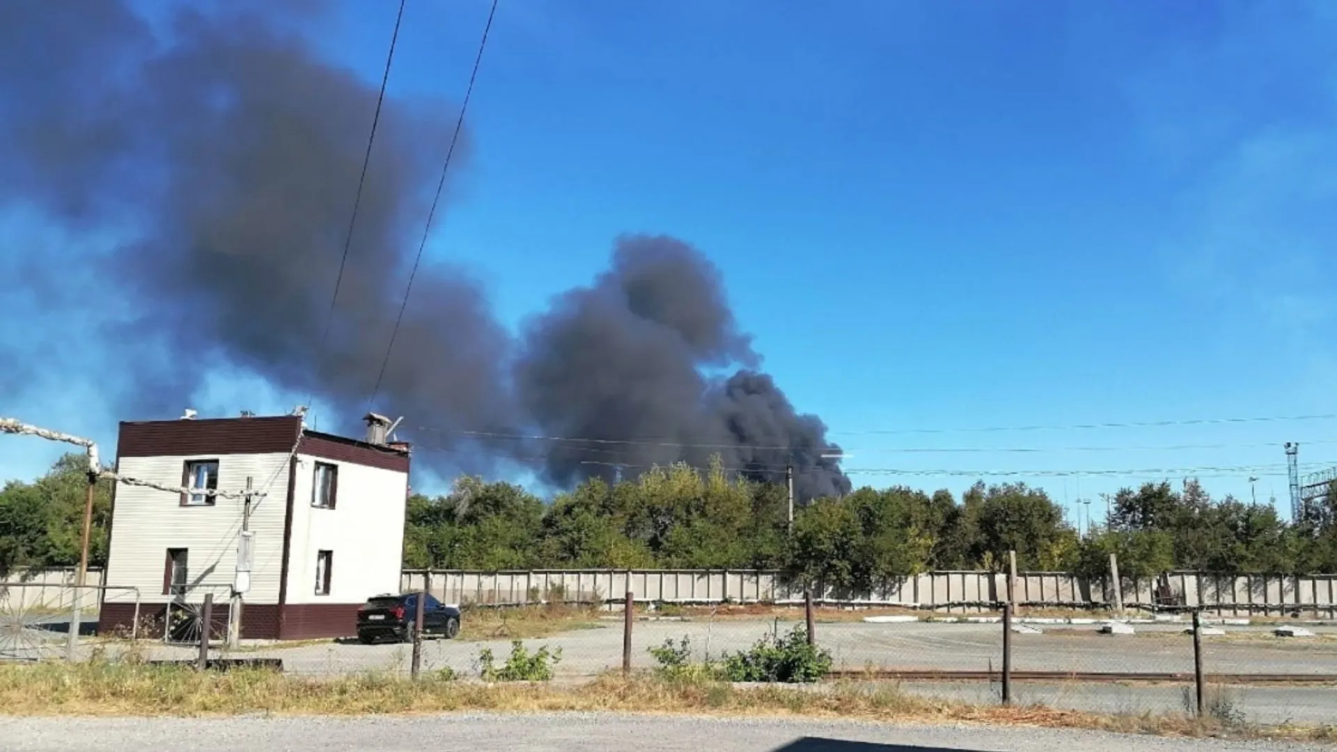 после ударов по НПЗ в Орске на АЗС образовались панические очереди — UA.NEWS