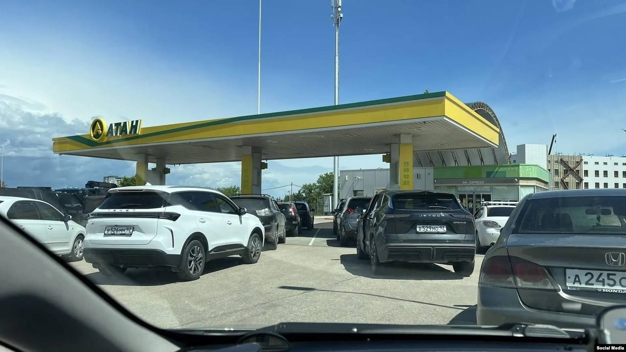 Бензин в Крым завезти почти невозможно»: в РФ и в аннексированном Крыму началась новая волна топливного кризиса — UKR.NET