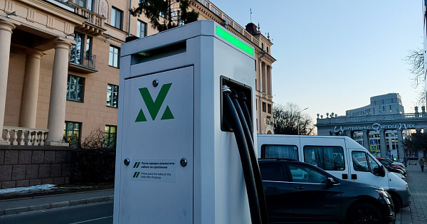 В Минске к 2030 году увеличат долю быстрых зарядных станций для электрокаров до 70% — officelife.by