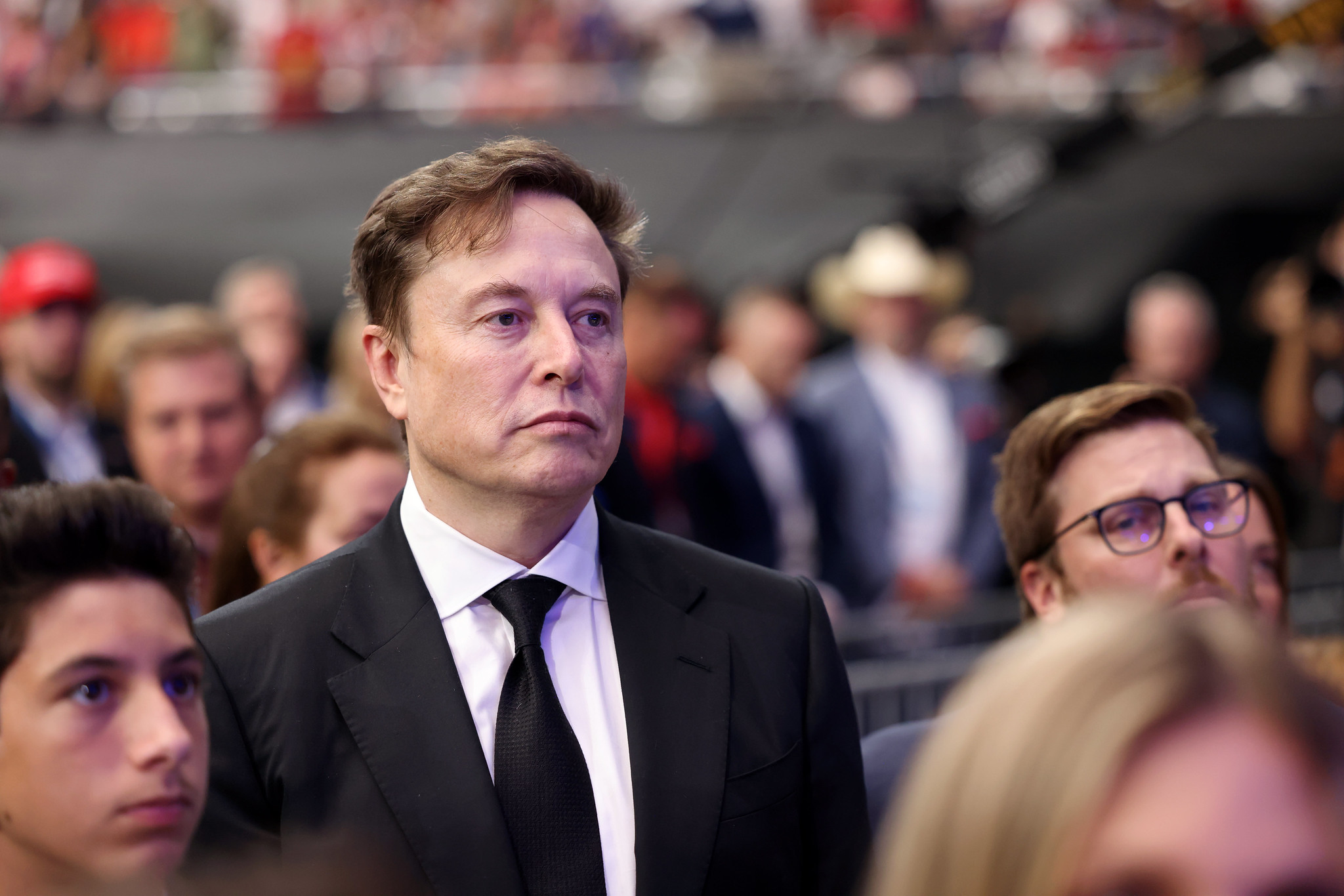 Автоэксперт Целиков: Продажи Tesla в России рухнули до исторического минимума — Общественная служба новостей