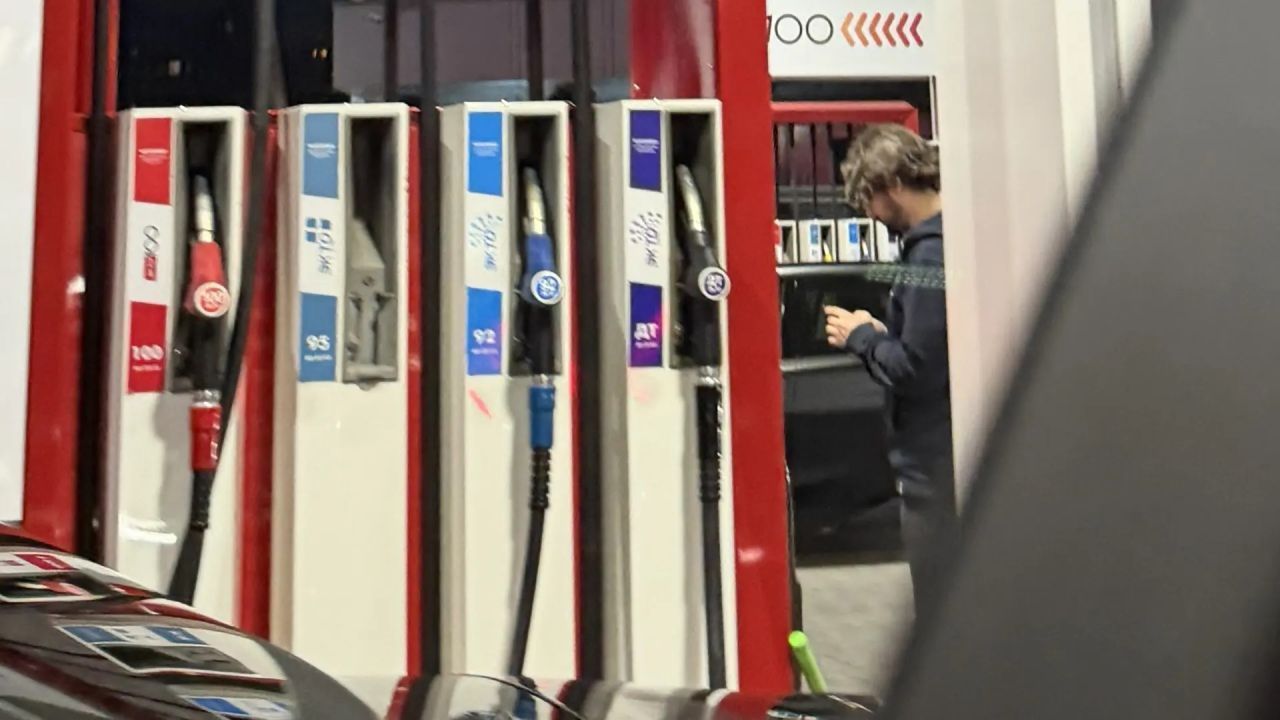 Цены на топливо снизили в крупной сети АЗС Пермского края — «Интернет – газета «Звезда
