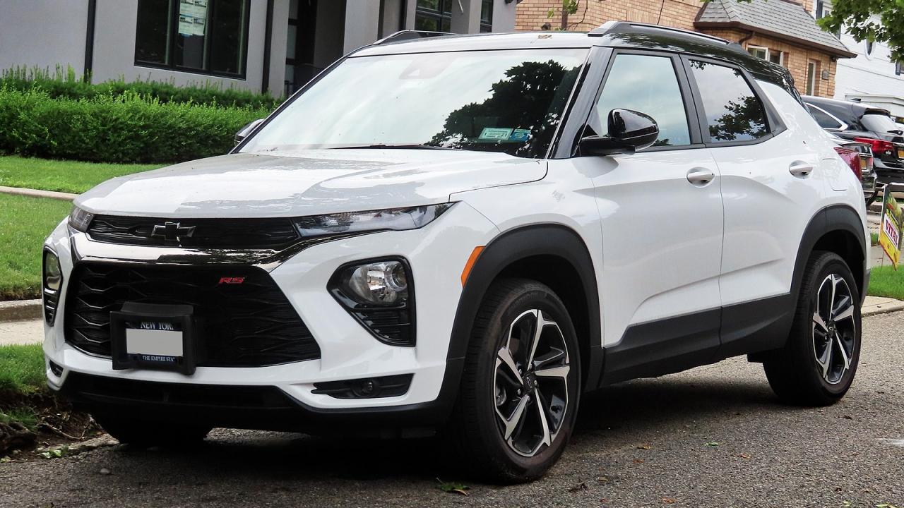 Знакомый кроссовер возвращается в Россию: Chevrolet Trailblazer получил полный привод и турбомотор — Правда.Ру