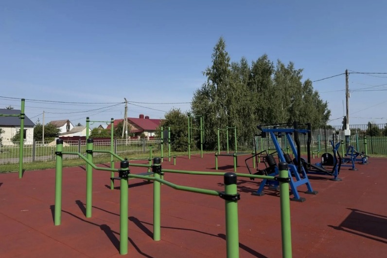 Благоустройство спорткомплекса завершается в Знаменке — Сельская новь