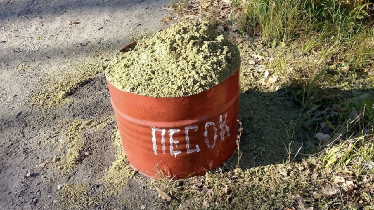 В Пензе перед заморозками устанавливают контейнеры с песко-соляной смесью — Пенза-Взгляд