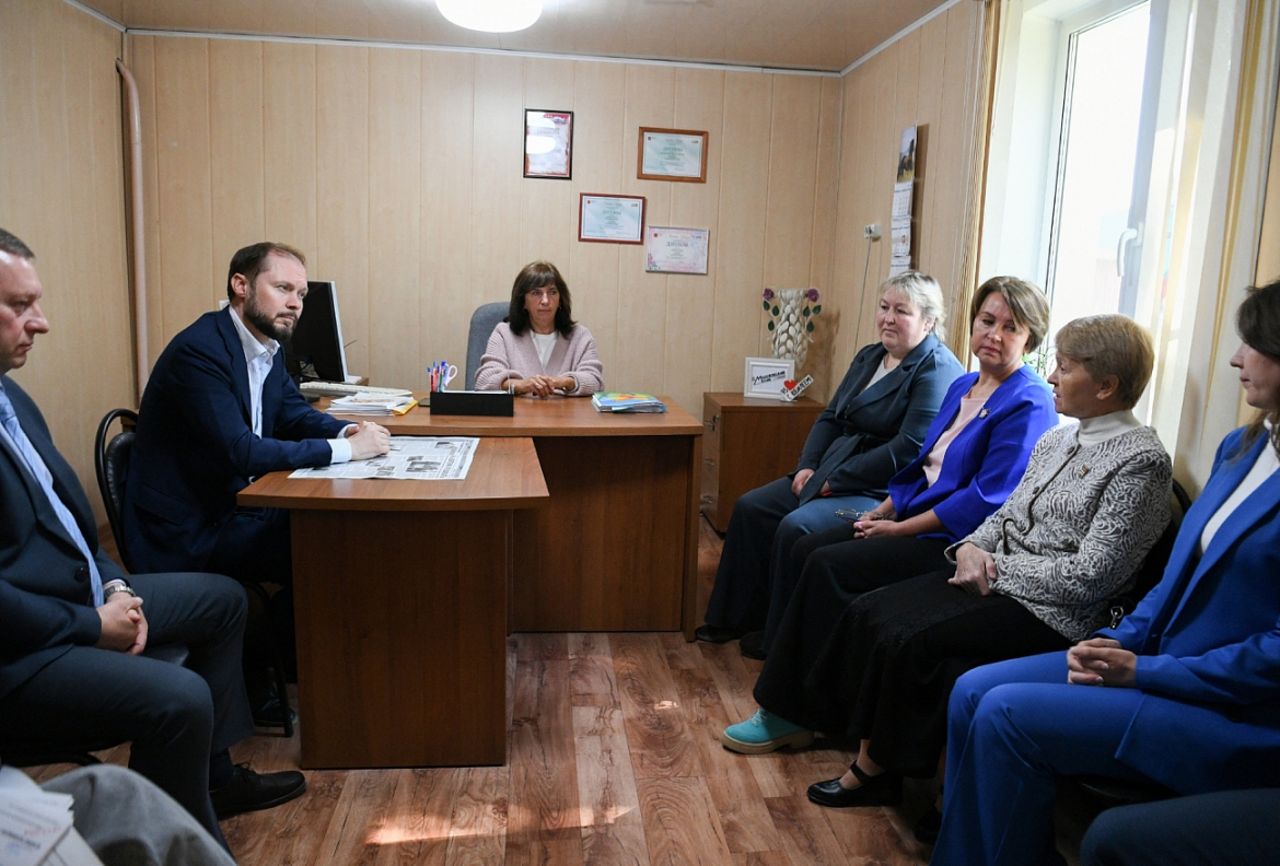 Виталий Королев в Молоково принял решения о ремонте дорог и соцобъектов — НИА-Тверь