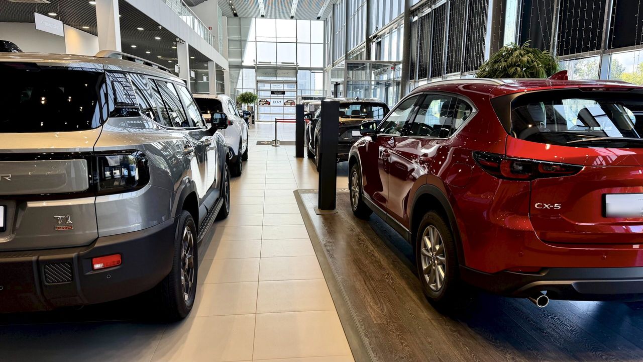 В России снова «просел» авторынок: как изменились продажи автомобилей за неделю — Автоновости дня
