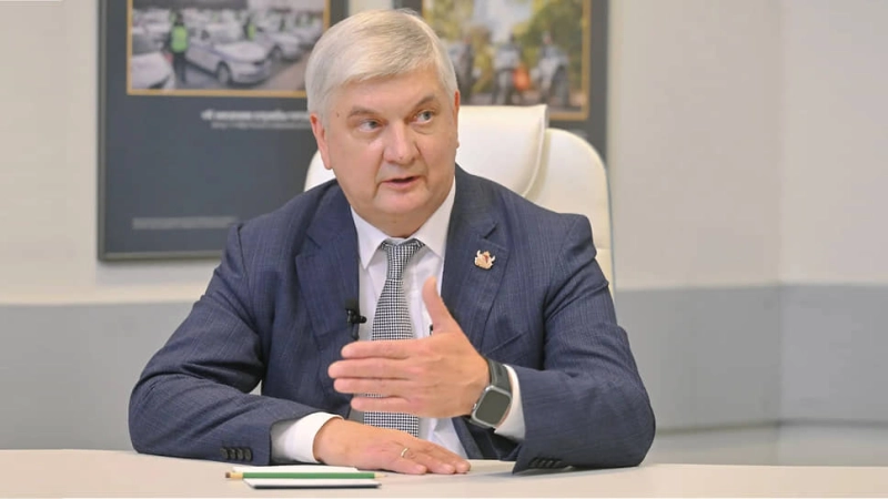 Губернатор Воронежской области посоветовал жителям пересесть на общественный транспорт из-за дефицита бензина — УтроNews