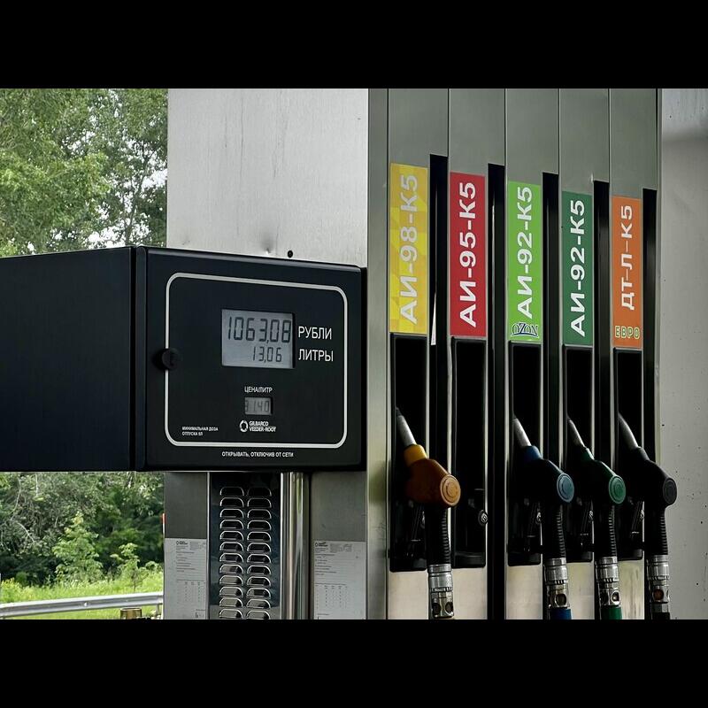 Очереди на АЗС вернулись в Иркутск: «КрайсНефть» ограничила продажу бензина до 30 литров — Первый Байкальский