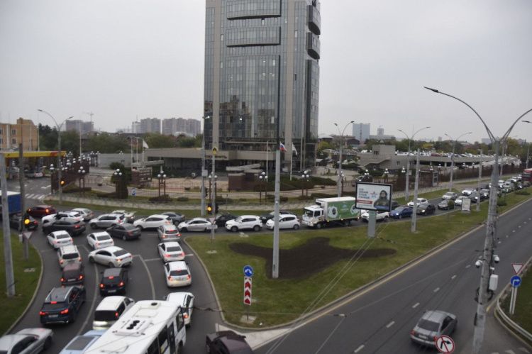 Сюрприз для автомобилистов: Краснодар накрыли семибалльные пробки — ВК Пресс