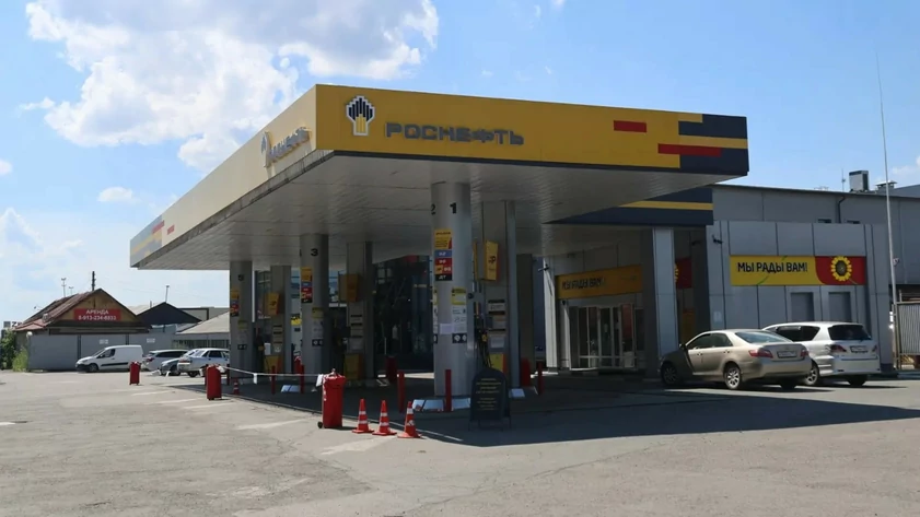 Игоря Сечина попросили открыть в Горняке заправку "Роснефти" из-за "нехватки топлива — Amic.ru