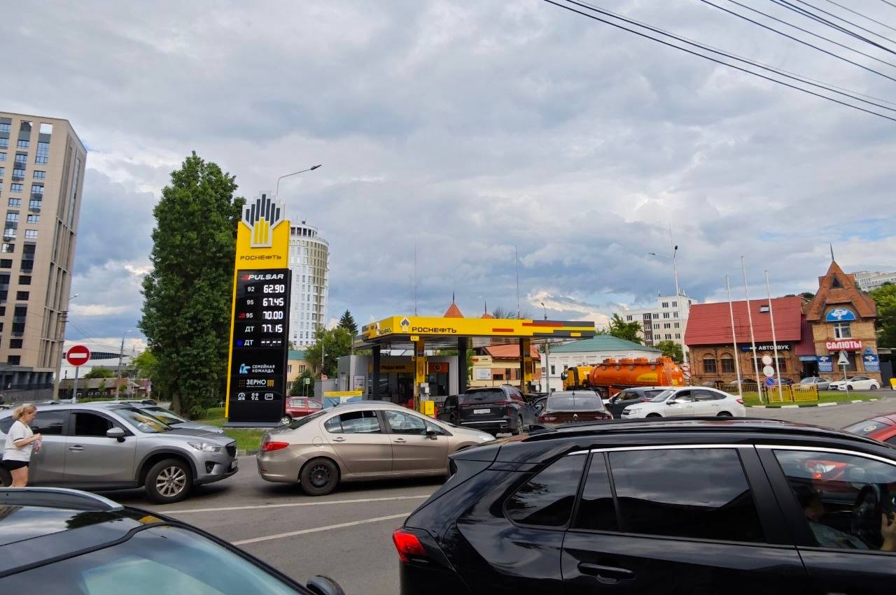Топливный кризис в Пензе, день 60: очередь за бензином на АЗС теперь занимают с ночи — PNZ.RU
