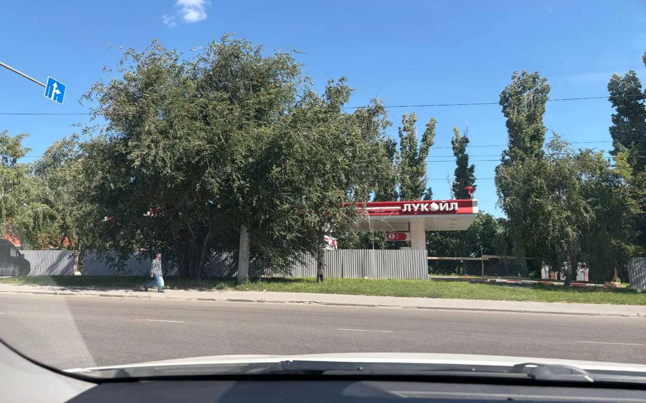 Лукойл» в разгар топливного кризиса приостанавливает работу части АЗС уже во втором регионе — abireg.ru
