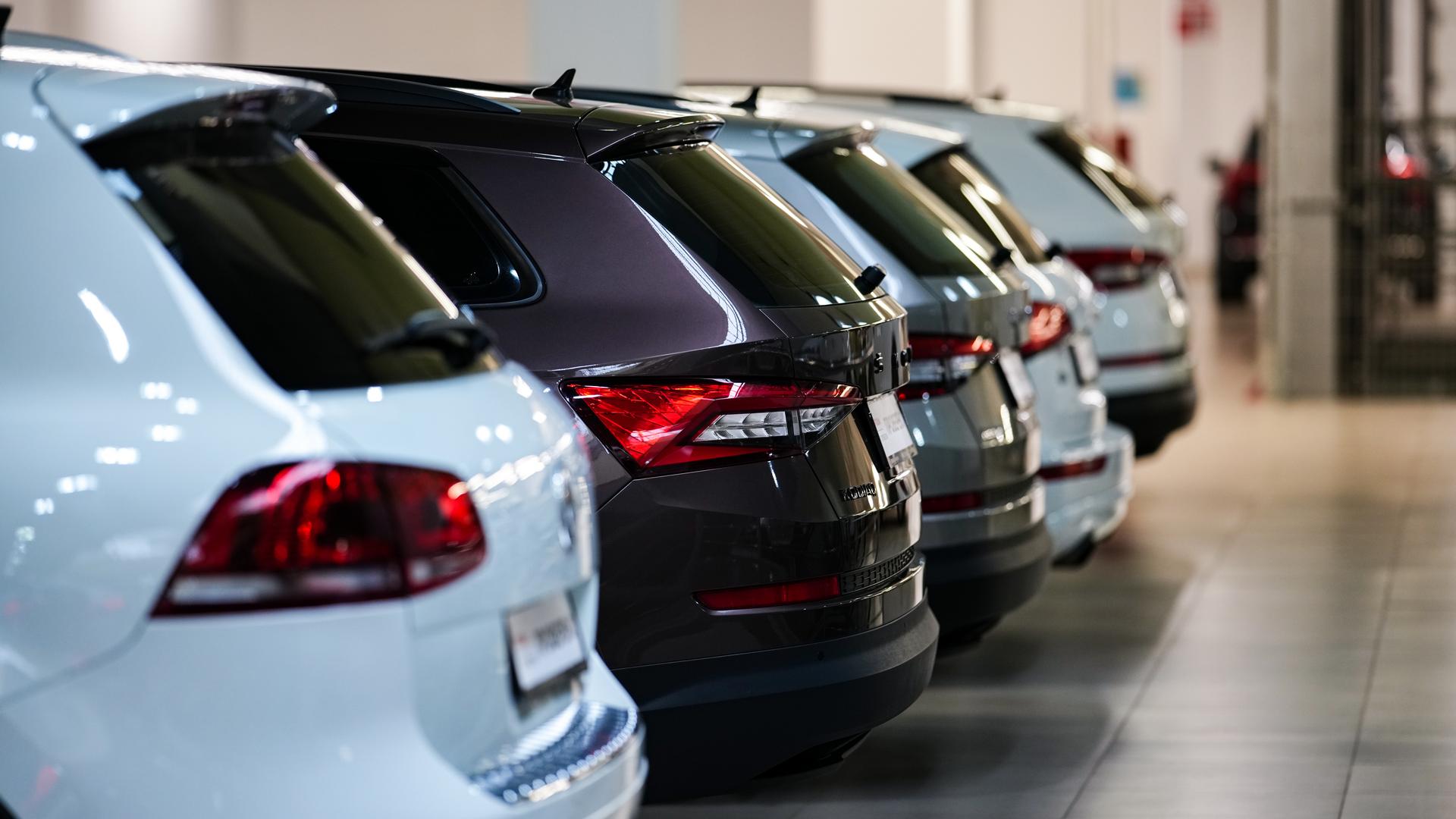 За неделю в России упали продажи легковых и грузовых автомобилей — 78 канал