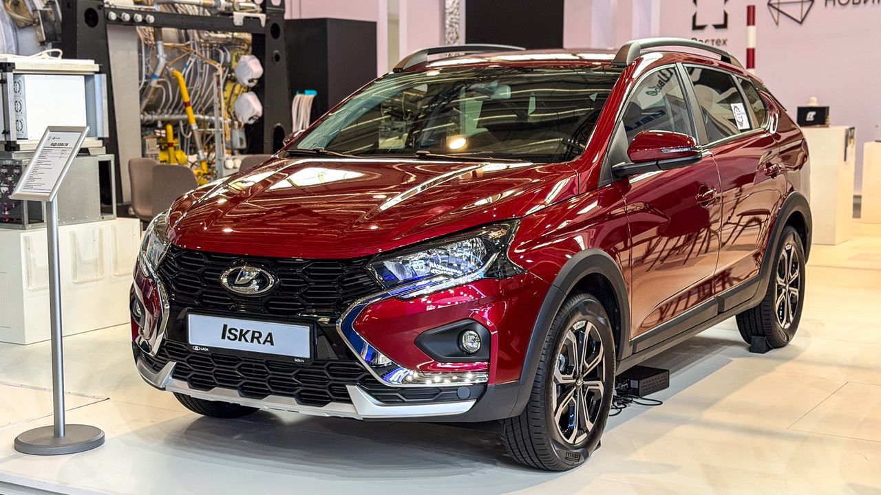 Российские автобренды почти догнали китайские по продажам: разрыв сократился до 2,1 тыс. машин — Автоновости дня