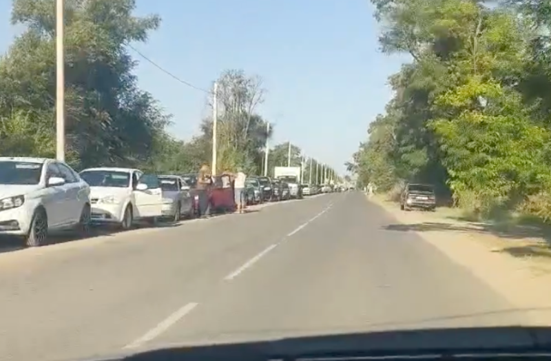 По 150-200 машин на заправке: проблемы с топливом на Ставрополье продолжаются — Блокнот Ставрополь