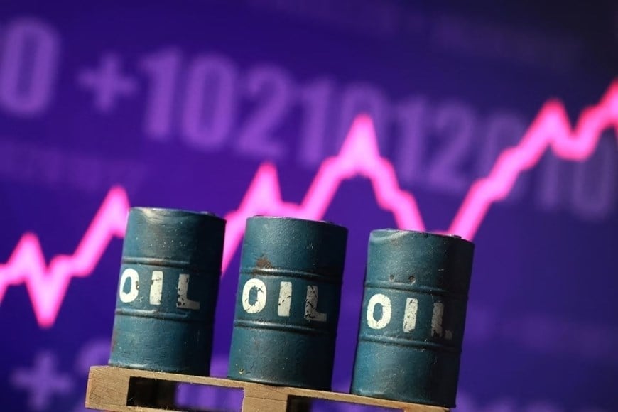 Цены на топливо сегодня (19 октября): Мировые цены на нефть имеют тенденцию к снижению. — Vietnam.vn