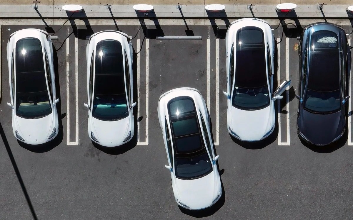 Tesla отзывает 3 млн автомобилей в Китае из-за проблем с дверными ручками — Казинформ