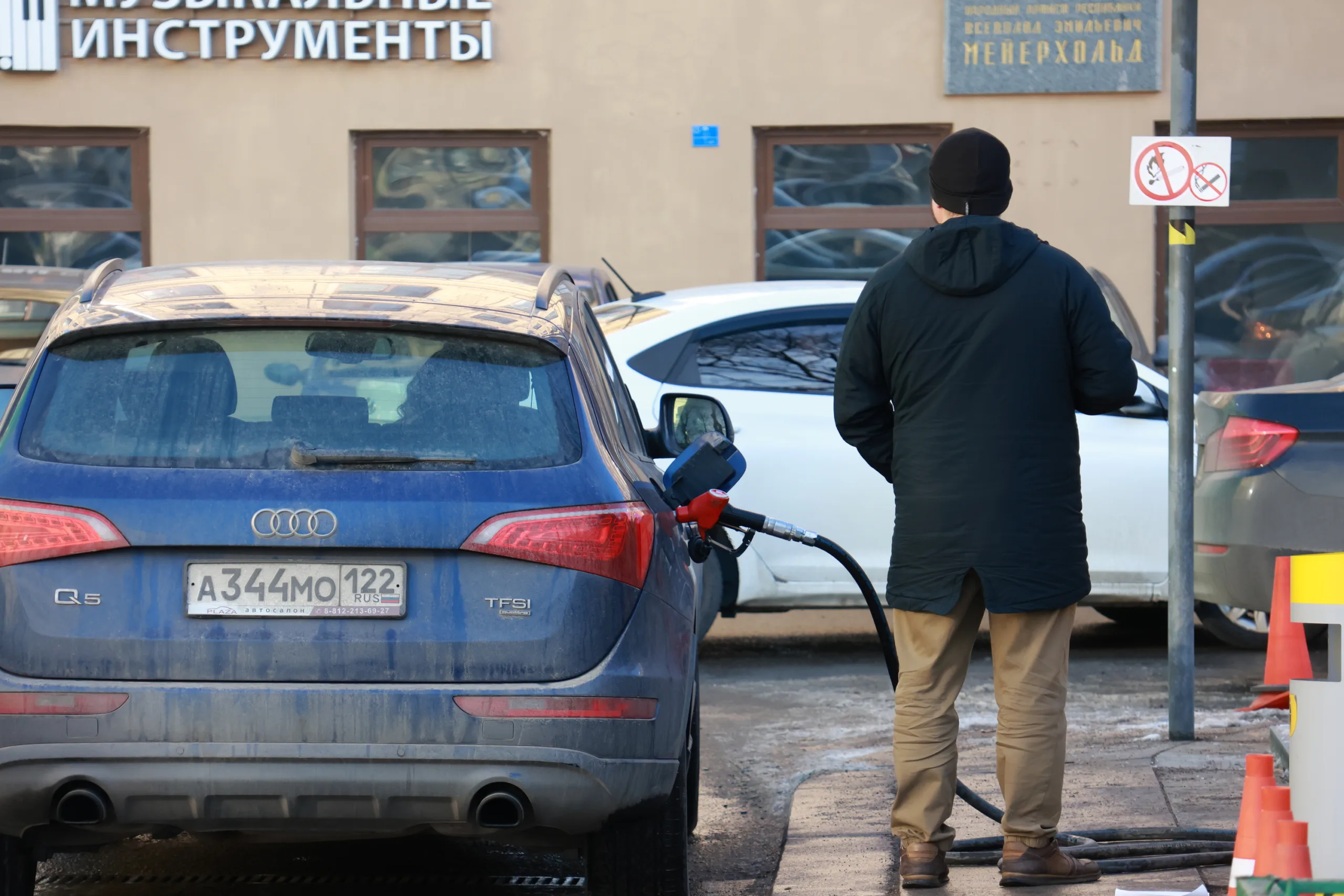 В Петербурге сохраняются лимиты на заправку до 30 литров в конце августа — Газета СПБ РУ