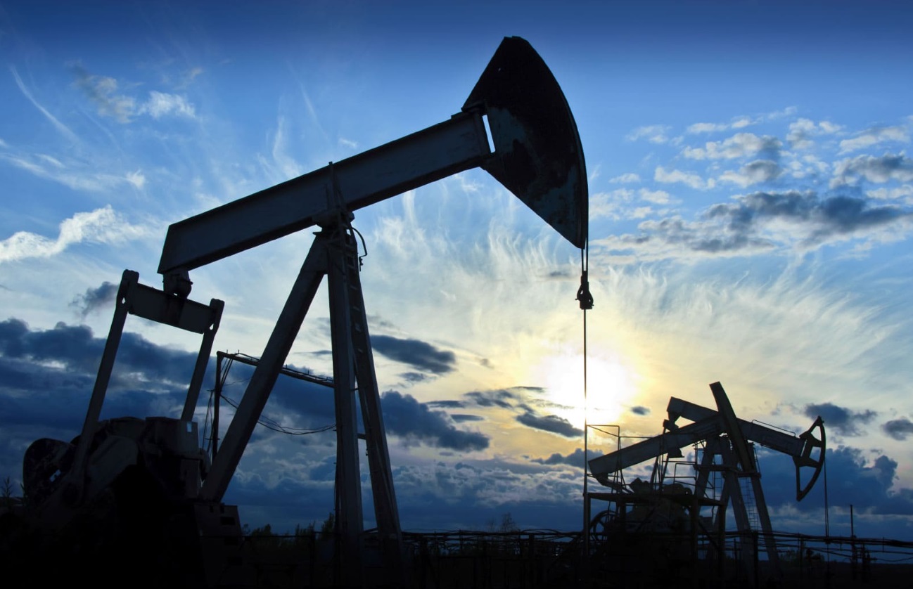 Нефть подешевела после скачка до $117: что будет с ценами на топливо в Украине — Мінфін