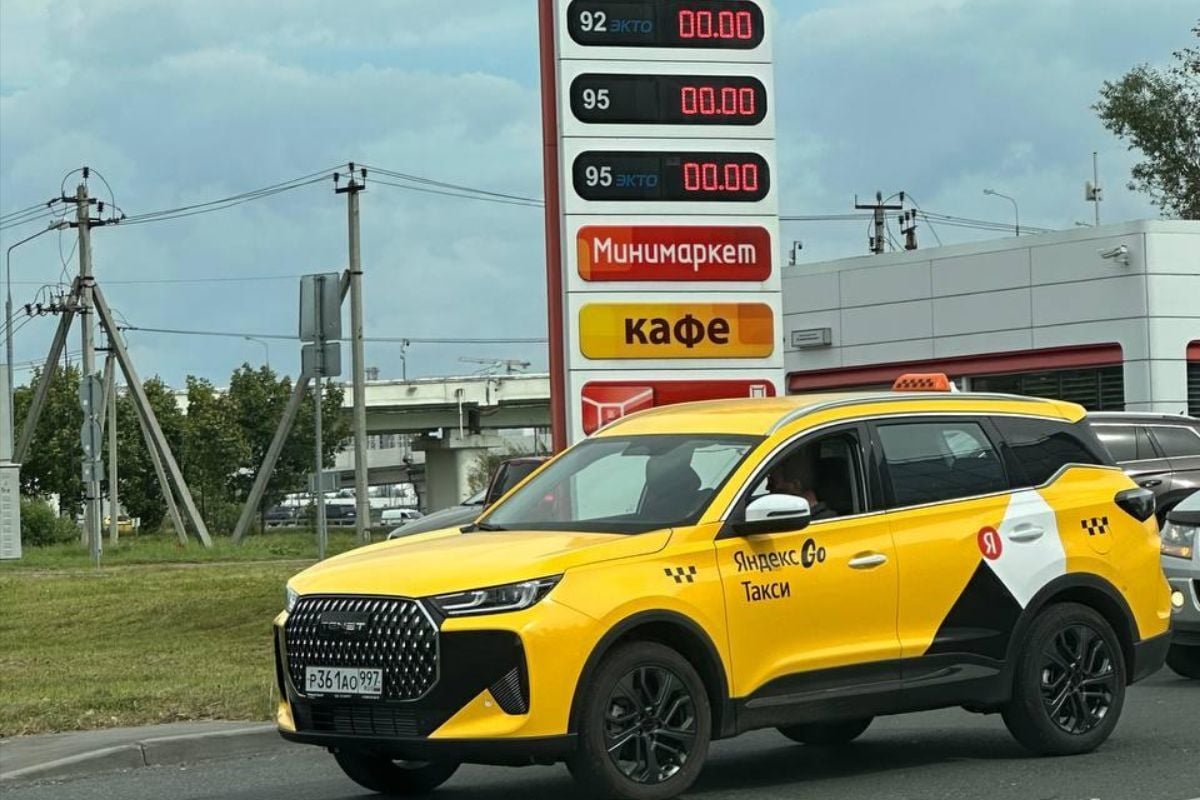 Очереди на АЗС возвращаются в Москву и регион: топливный кризис набирает обороты в РФ — Dialog.ua
