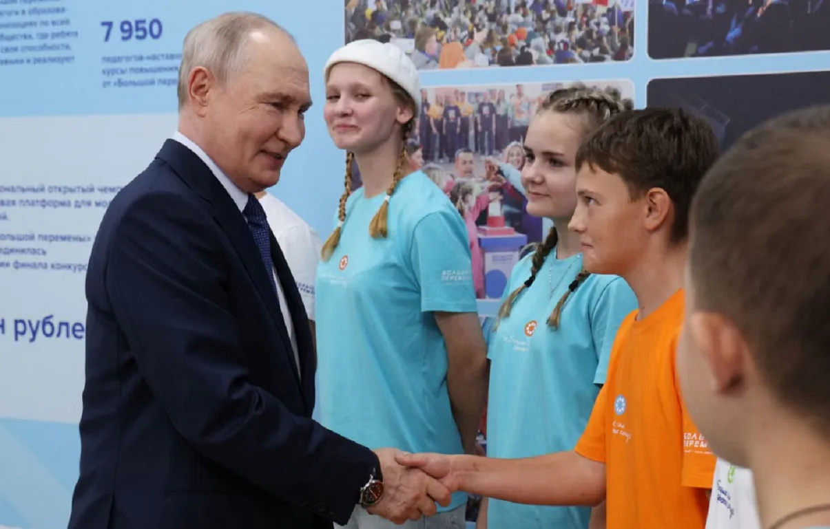 В России, куда бы ни приезжал Путин, цены на бензин падают — Українські Національні Новини (УНН)