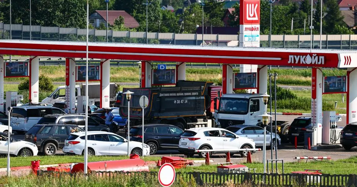 В России купить бензин можно меньше чем на трети заправок — Rus.Postimees.ee