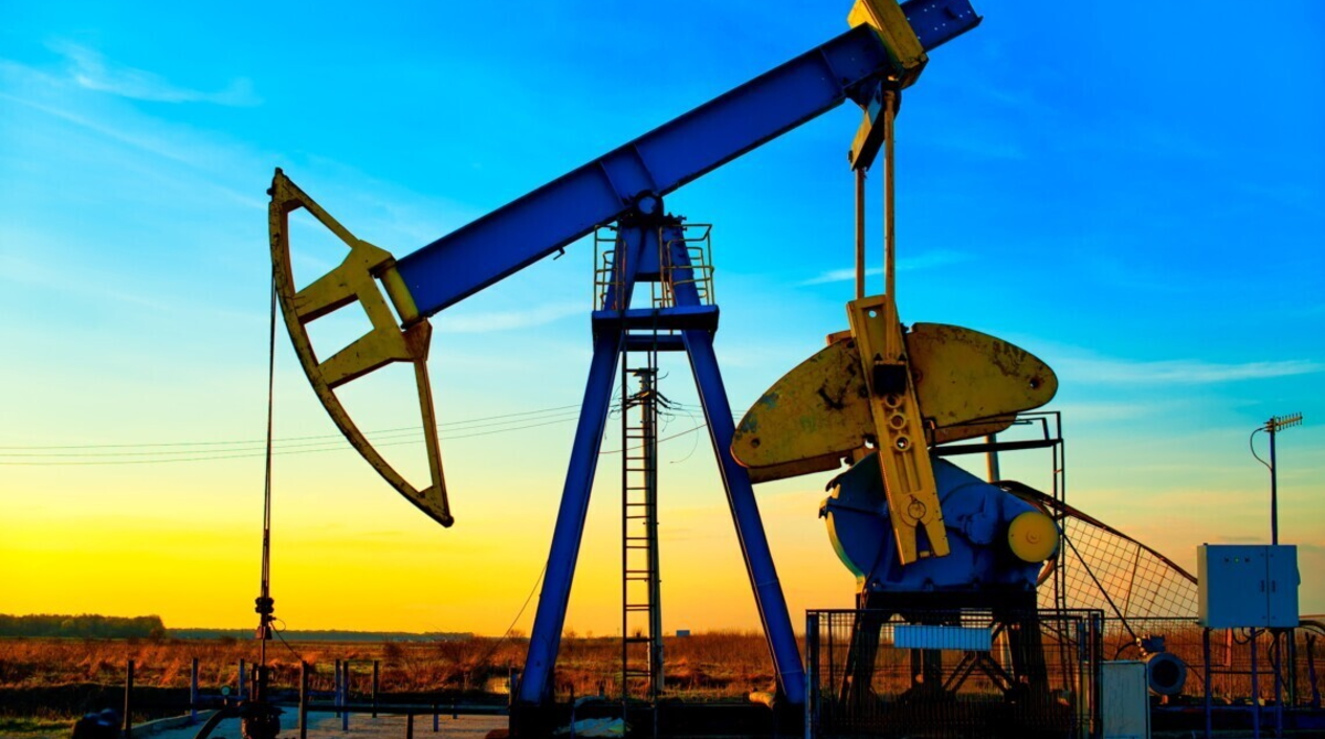 Нефть продолжает дорожать после новых ударов хуситов по Саудовской Аравии — Слово и Дело