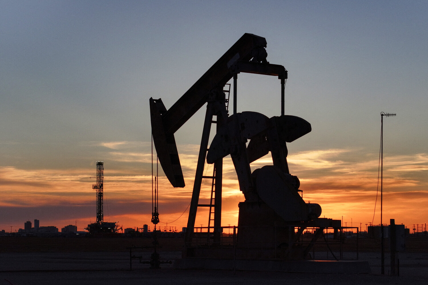 Топливный кризис. Предоставить план отказа от нефти и газа требуют в Евросоюзе — 24.KG