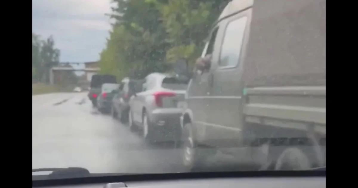В Калуге больше 60 машин собралось в очереди за бензином — Калужский перекрёсток