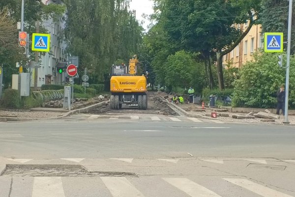 Очевидец: после заявлений губернатора о ямах на Коммунальной убирают брусчатку (фото) — Новый Калининград.Ru Новости Калининграда