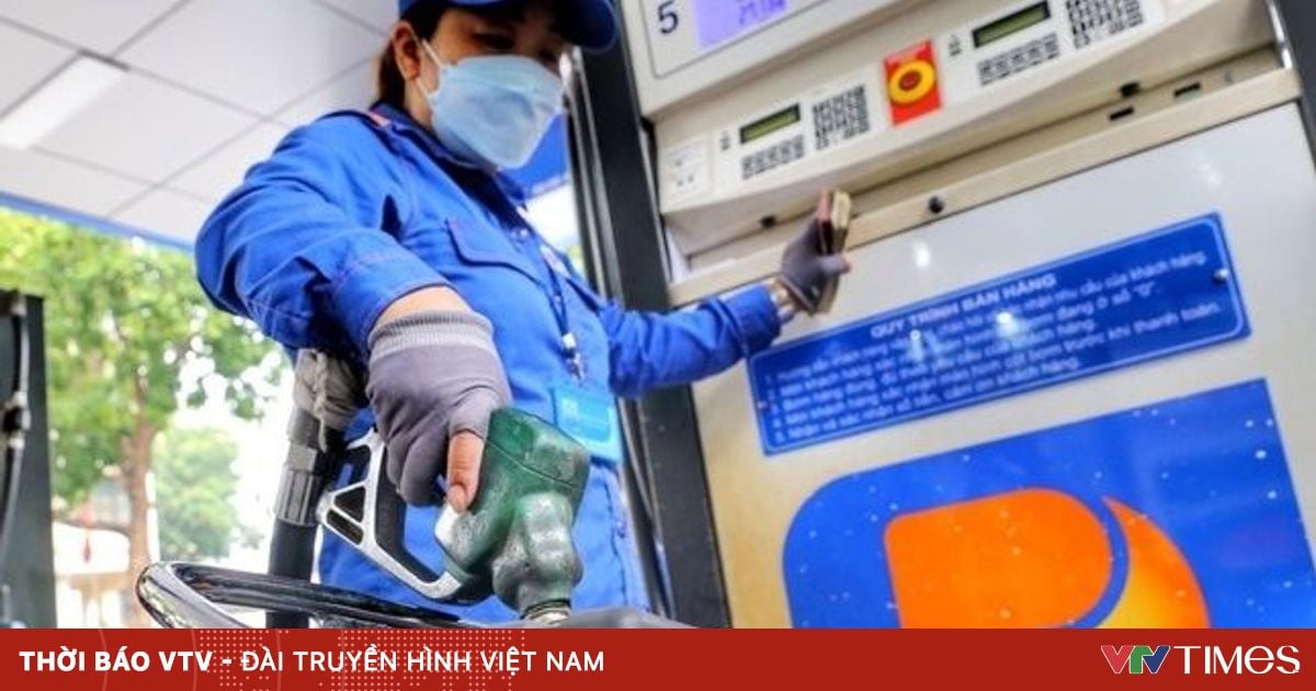Цены на бензин резко упали. — Vietnam.vn
