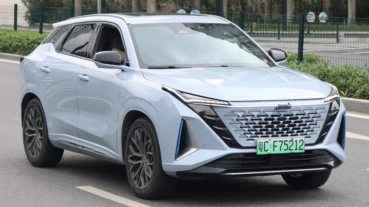 Полный привод и 226 сил дешевле: Changan обрушил цену на Uni-K 2024 сразу на 100 тысяч рублей — Правда.Ру