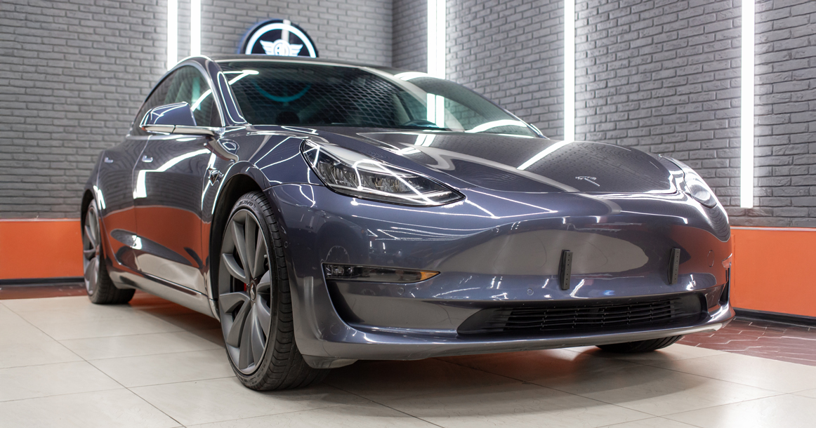 Несмотря на бензиновый кризис, продажи Tesla в России рухнули на 80% всего за месяц — Москвич Mag