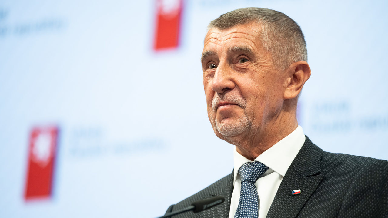 Бабиш не даст краям денег на ремонт дорог из бюджета — Around Prague