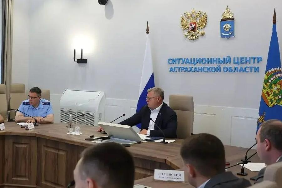 Игорь Бабушкин поставил задачу не допустить сбоев с топливом в районах Астраханской области — Южная Волна