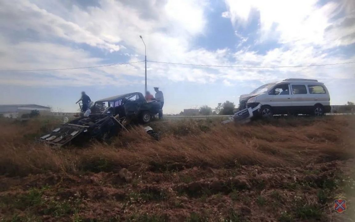 Один человек погиб и двое пострадали в лобовом столкновении авто под Волгоградом — volganet.net